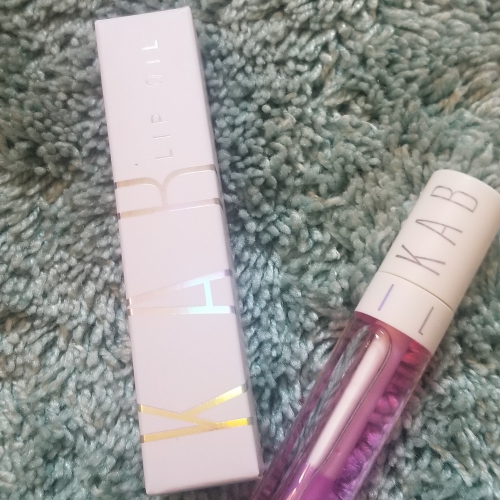 *MOVING SALE OPEN TO OFFERS*KAB Lip Oil